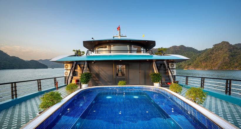 Dragon Bay Premium Cruise